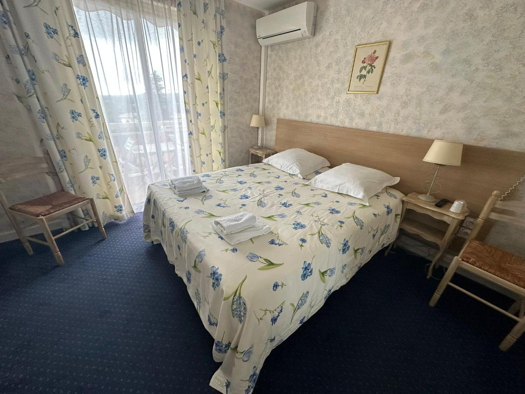 Logis Le Relais Imperial Hotel Saint-Vallier-de-Thiey Exterior photo