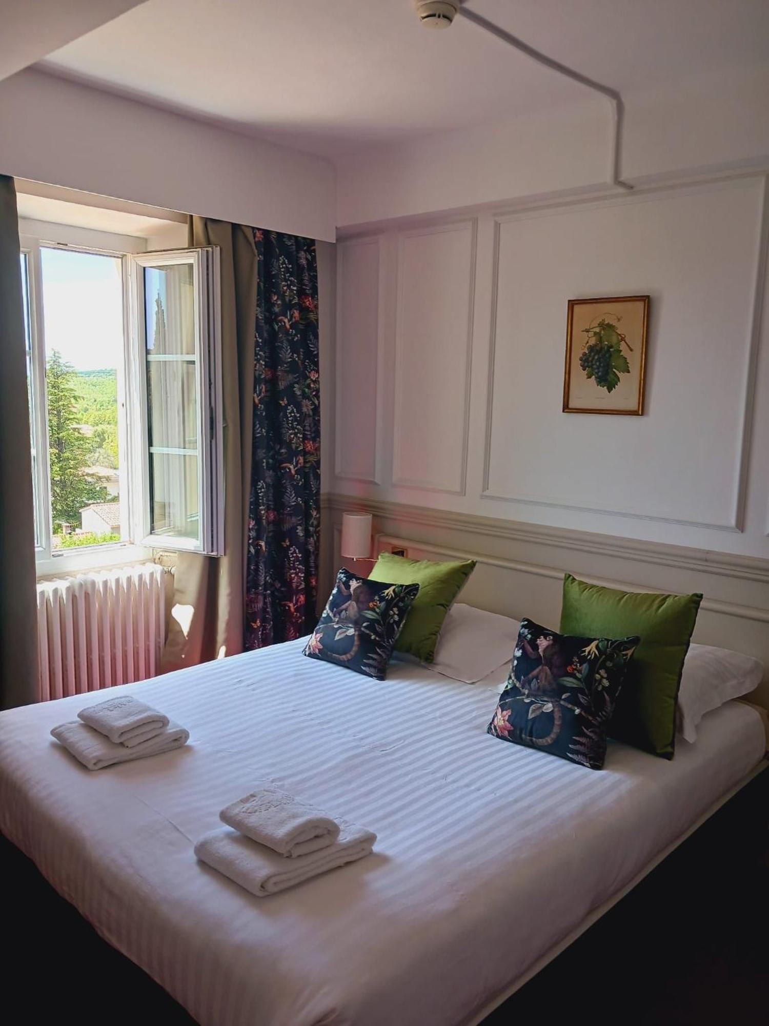 Logis Le Relais Imperial Hotel Saint-Vallier-de-Thiey Exterior photo