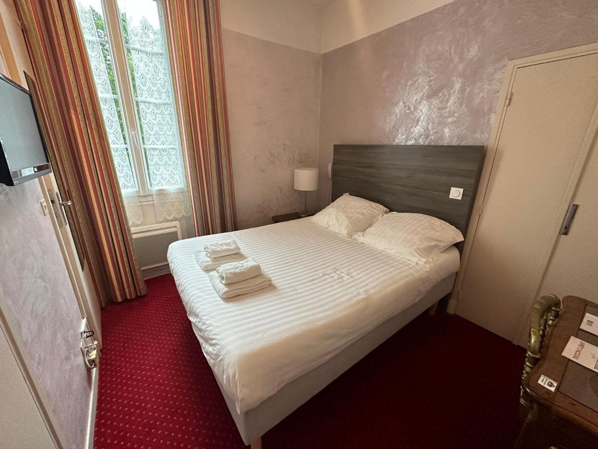 Logis Le Relais Imperial Hotel Saint-Vallier-de-Thiey Exterior photo